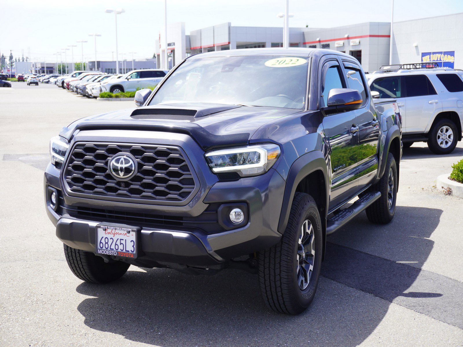 Used 2022 Toyota Tacoma TRD Off-Road w/ TRD Premium Off Road Package AWD/4WD image 7