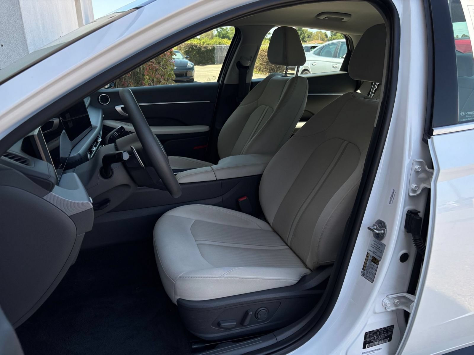 Used 2025 Hyundai Sonata SEL FWD image 32