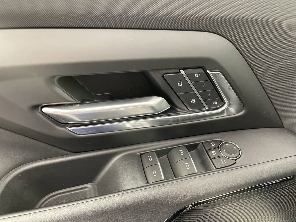 New 2025 Chevrolet Silverado EV LT image 25