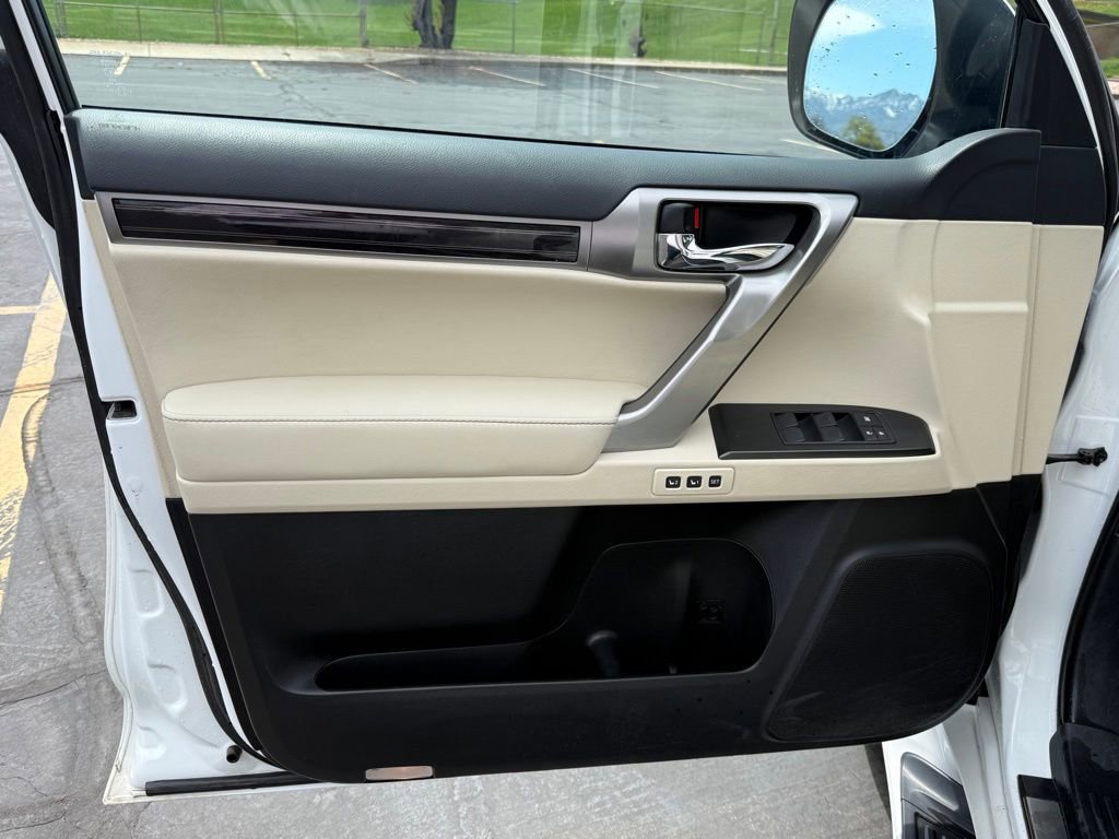 Used 2023 Lexus GX 460 Luxury w/ Off Road Package AWD/4WD image 9