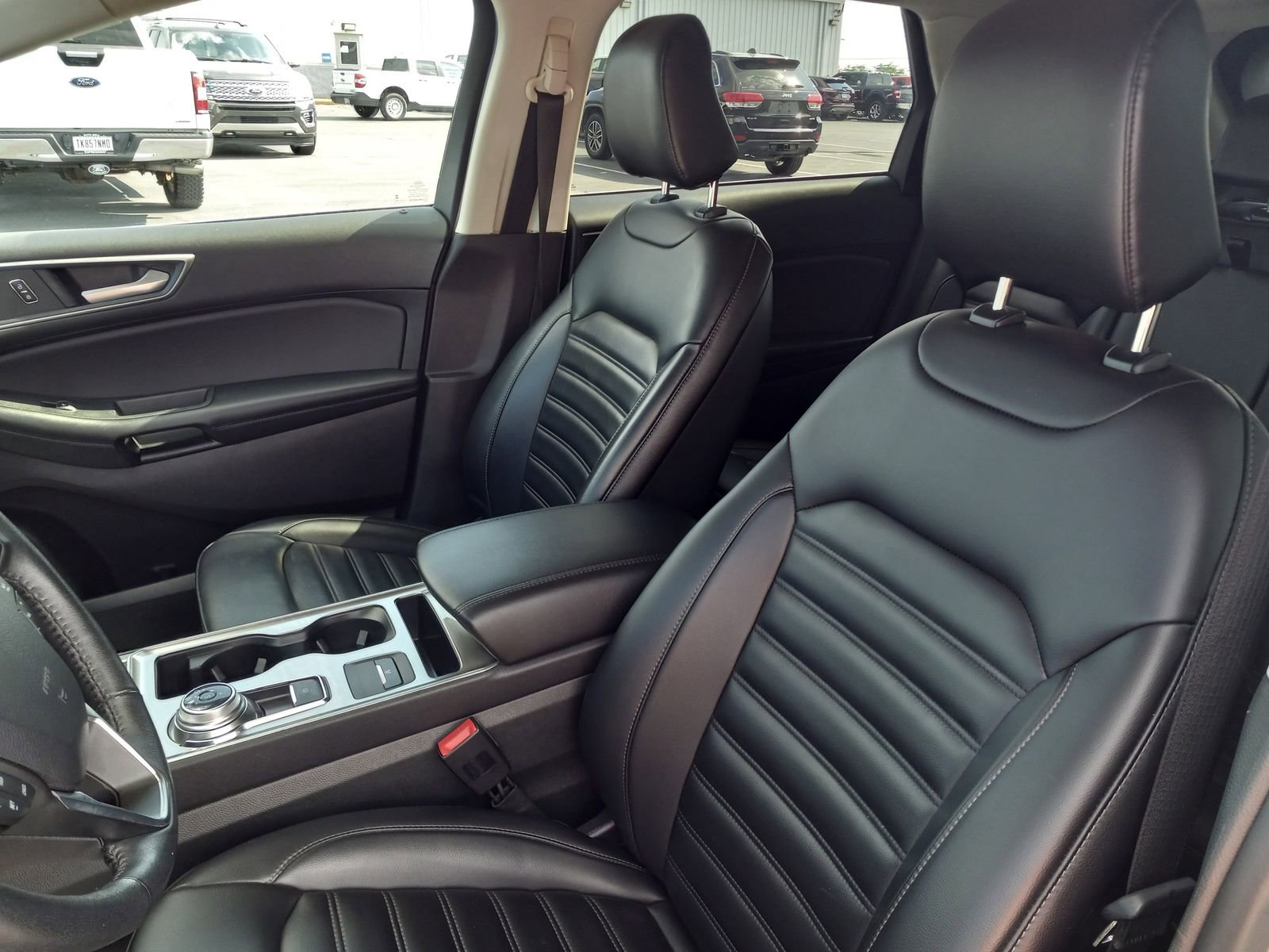 Used 2024 Ford Edge SEL AWD/4WD image 12