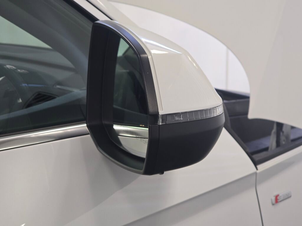 Certified 2025 Audi Q5 2.0T Premium Plus image 30