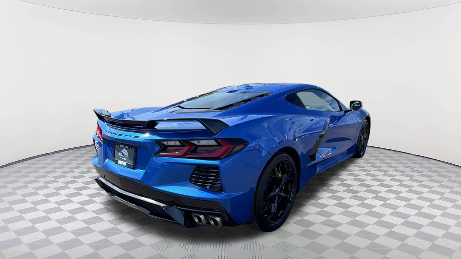 Used 2021 Chevrolet Corvette Stingray Premium Cpe w/ Z51 Performance Package RWD image 5