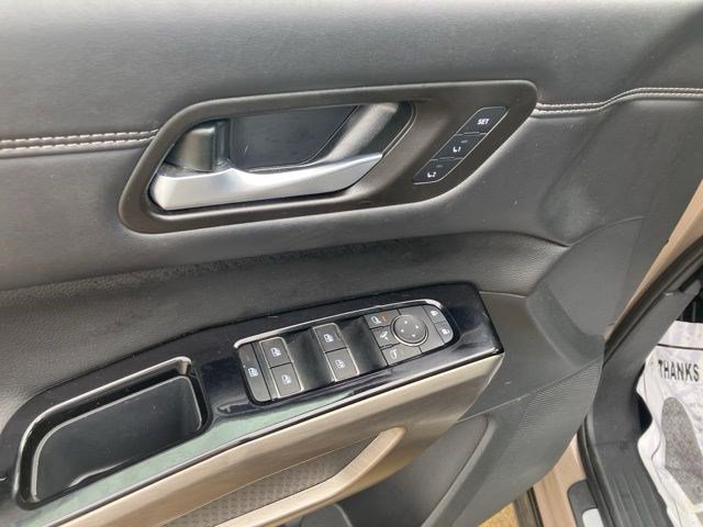 Used 2024 Nissan Pathfinder Platinum w/ Cargo Package image 12