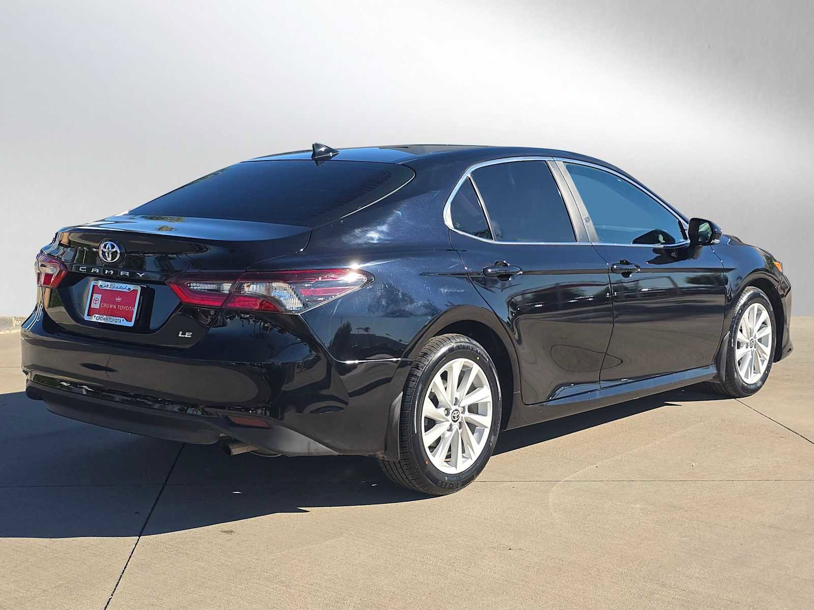 Used 2024 Toyota Camry LE image 3