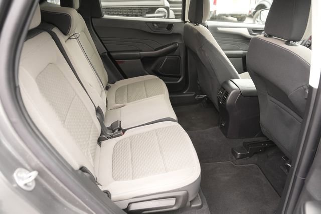 Used 2022 Ford Escape SE w/ SE Sport Appearance Package image 15