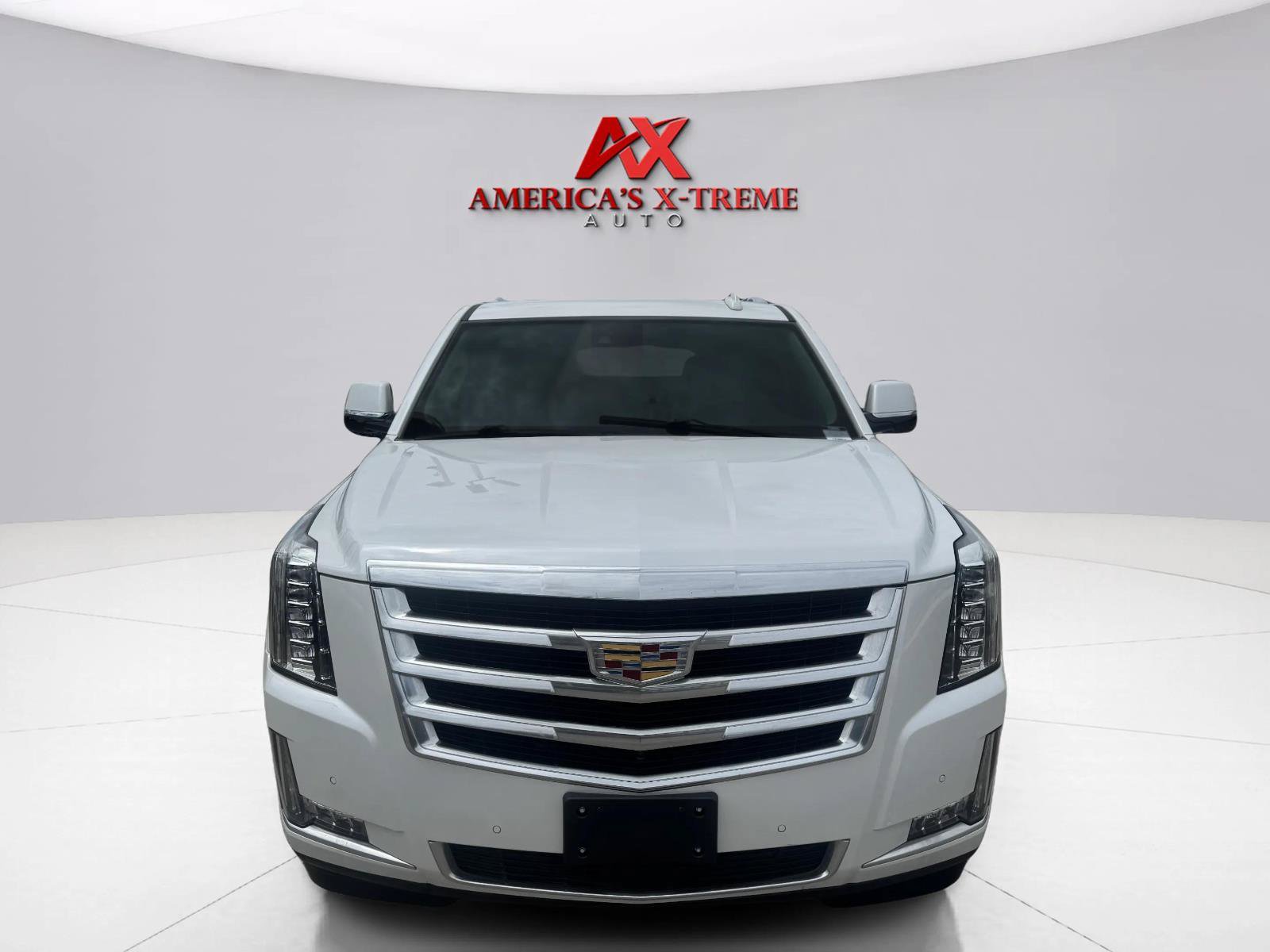 Used 2020 Cadillac Escalade Premium Luxury AWD/4WD image 9