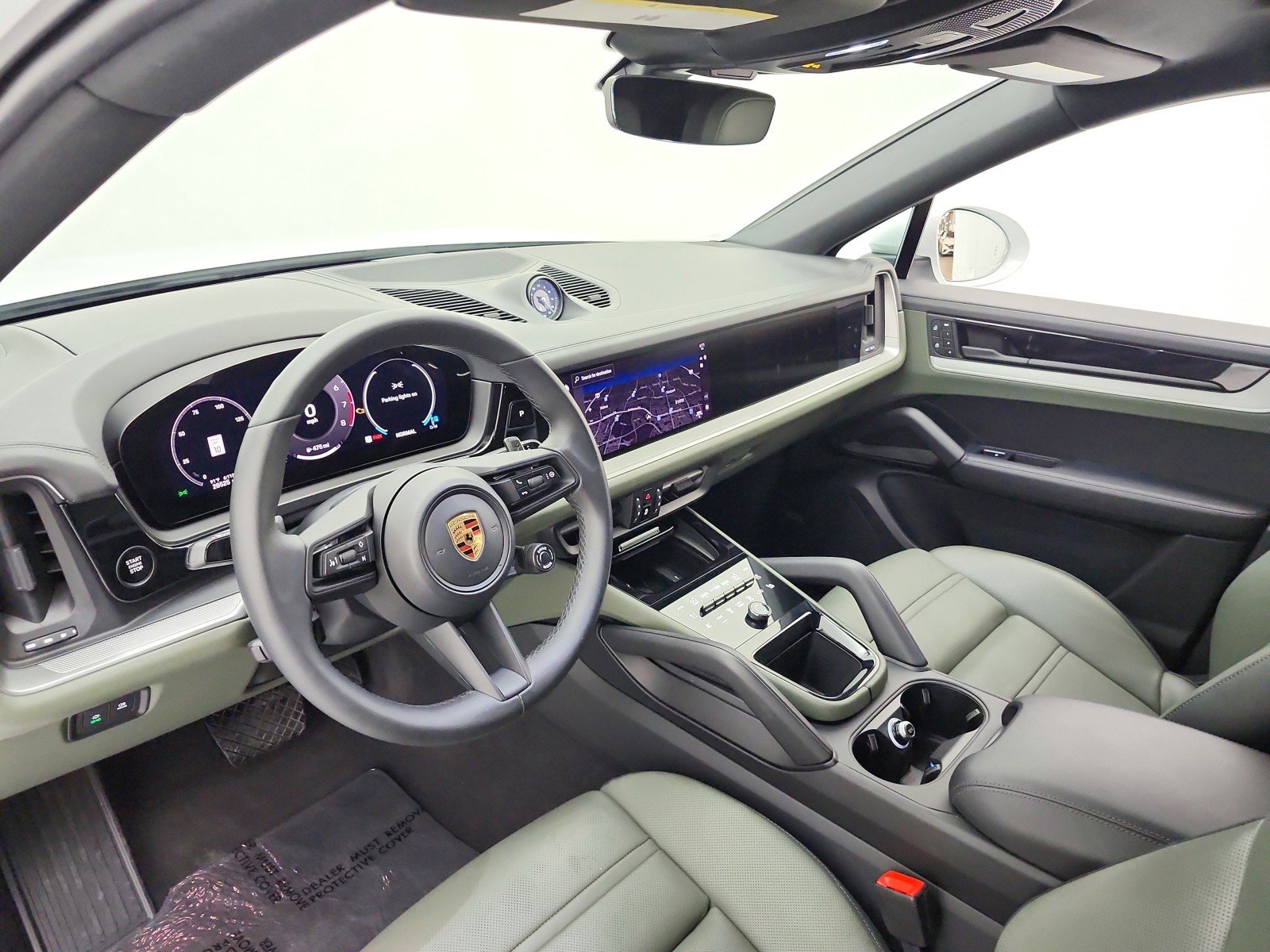 Used 2024 Porsche Cayenne Coupe image 13