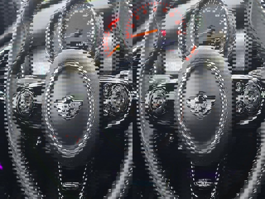 Used 2018 MINI Cooper S image 18