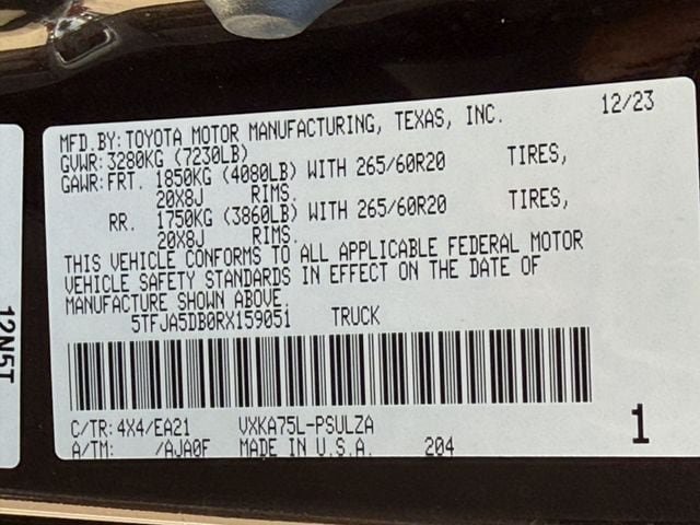 Used 2024 Toyota Tundra Limited AWD/4WD image 30