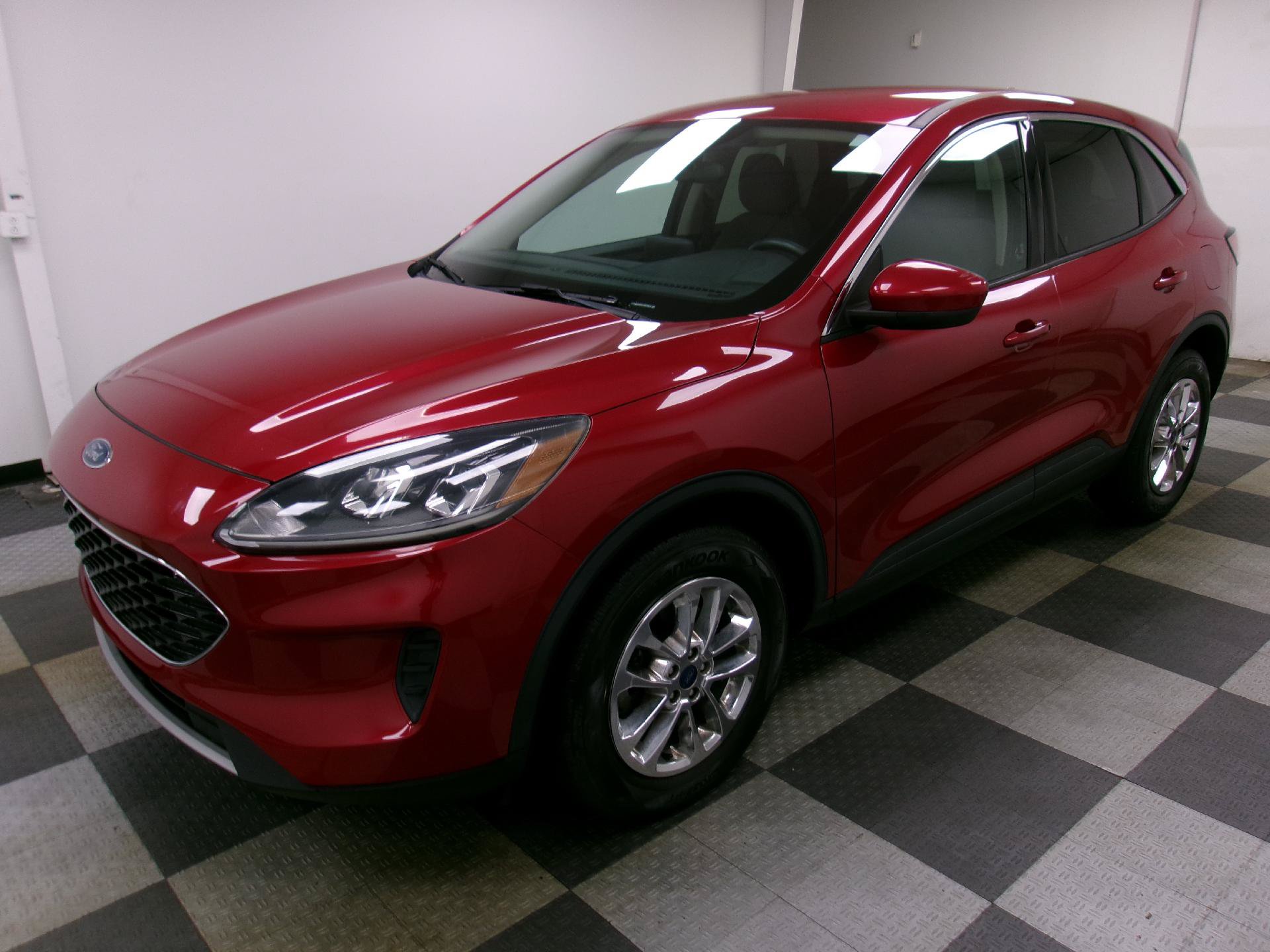 Used 2020 Ford Escape SE AWD/4WD image 1
