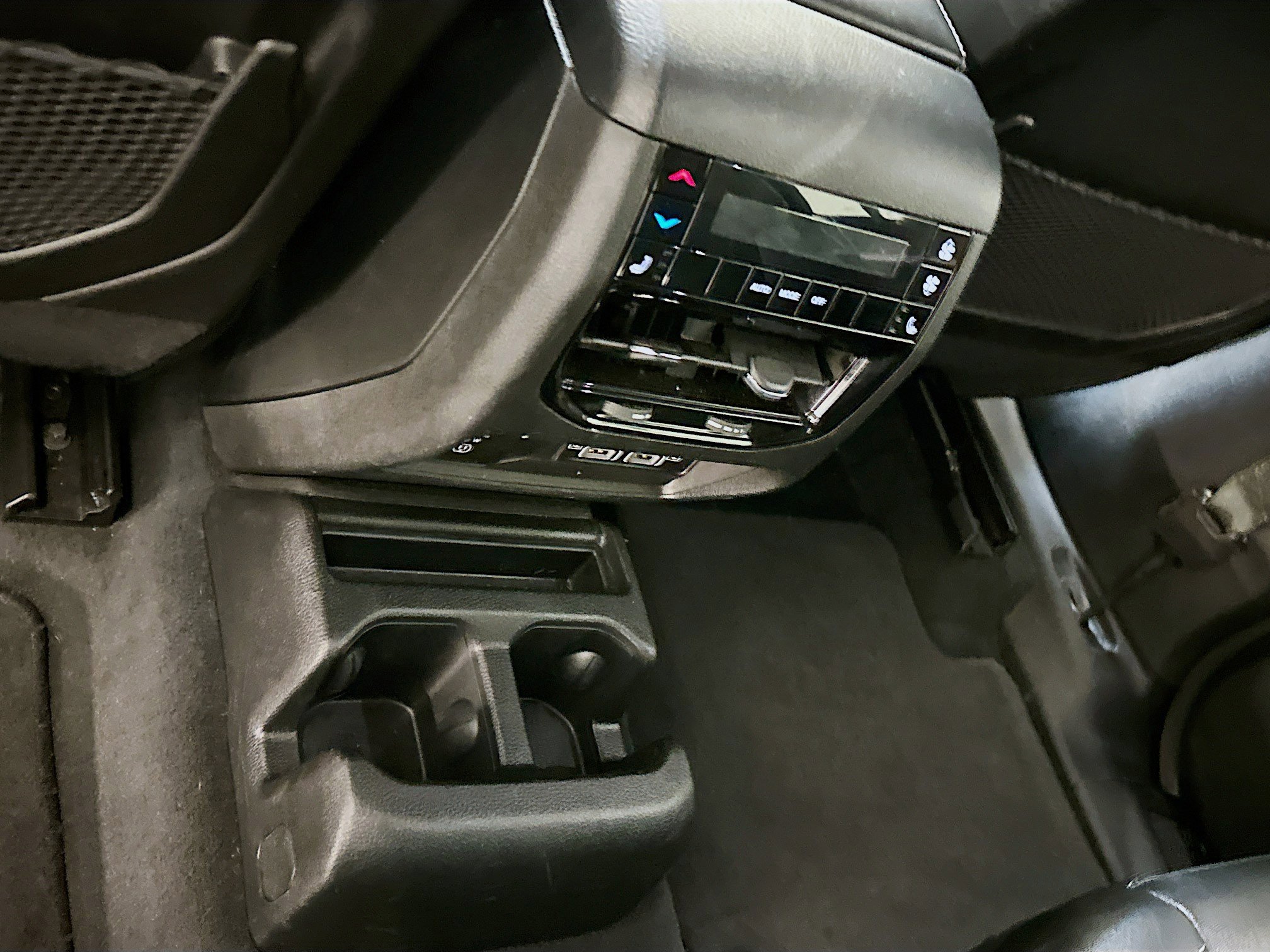 Used 2024 Jeep Grand Cherokee L Limited w/ Luxury Tech Group II image 29