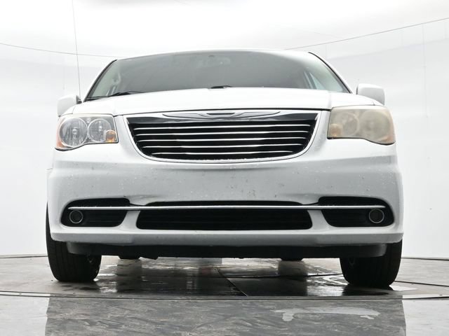 Used 2015 Chrysler Town & Country Touring image 10