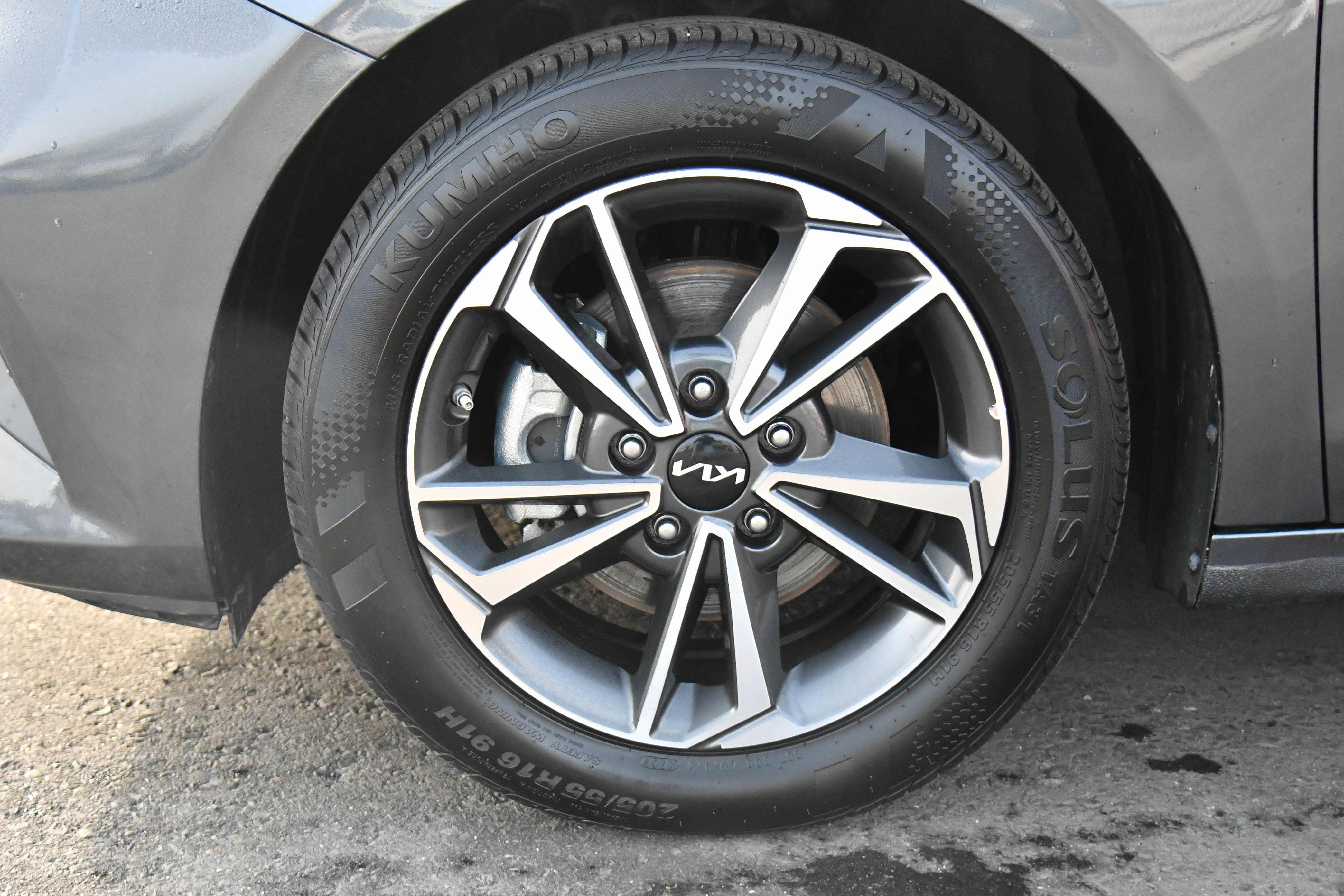 Used 2024 Kia Forte LXS image 12