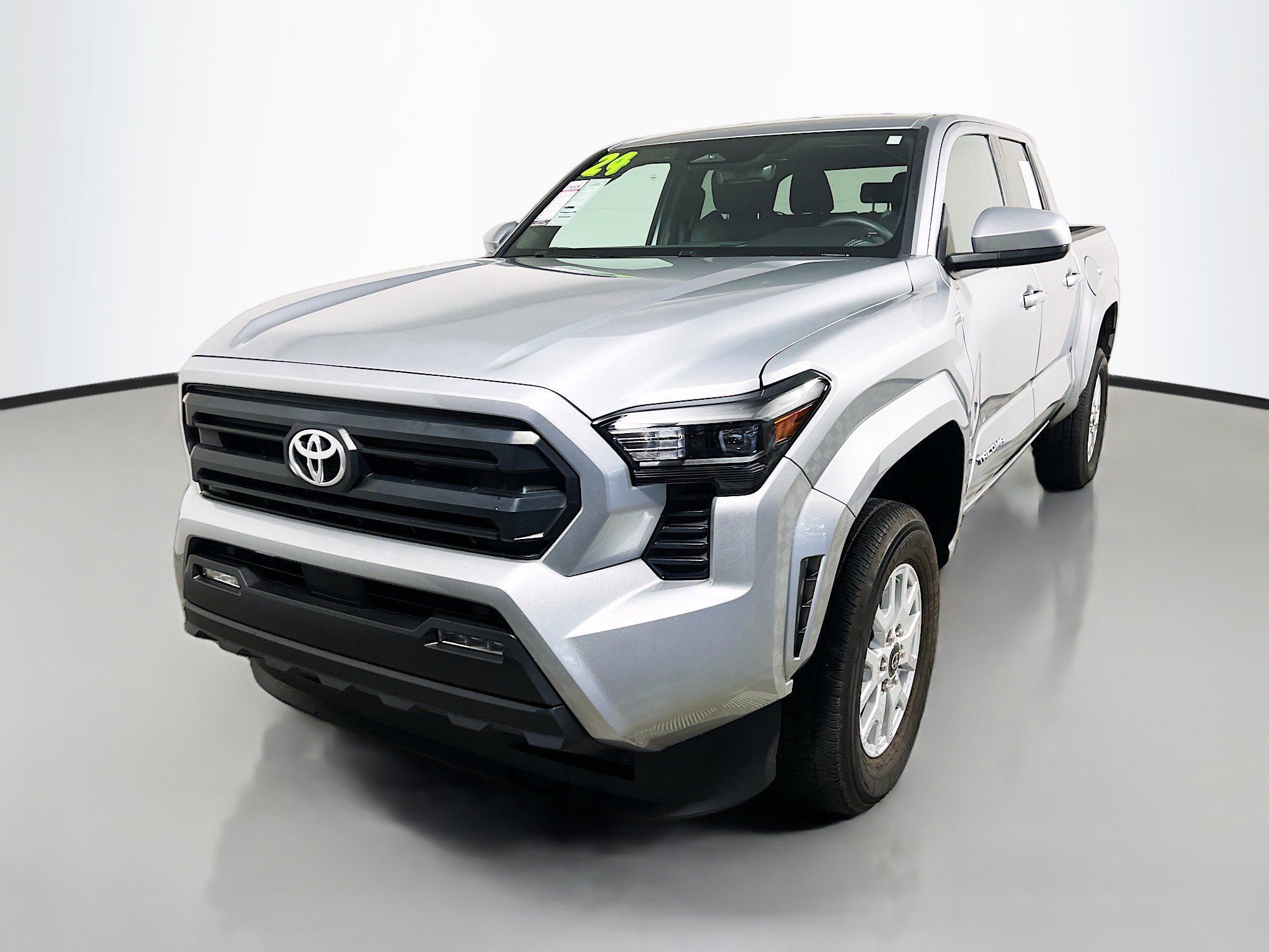 Used 2024 Toyota Tacoma SR5 RWD image 10