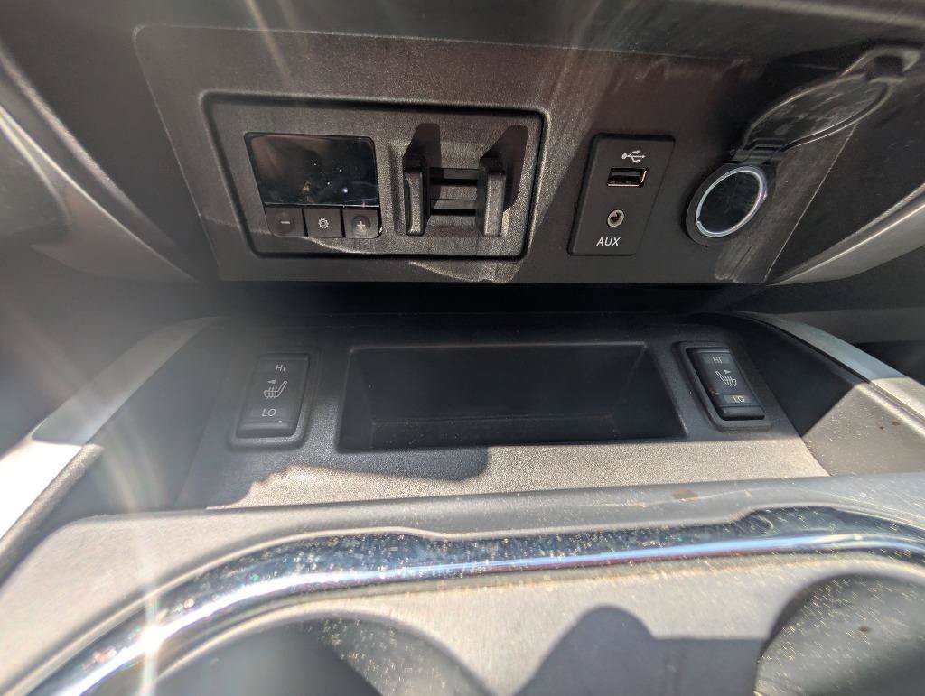 Used 2016 Nissan Titan SL AWD/4WD image 36