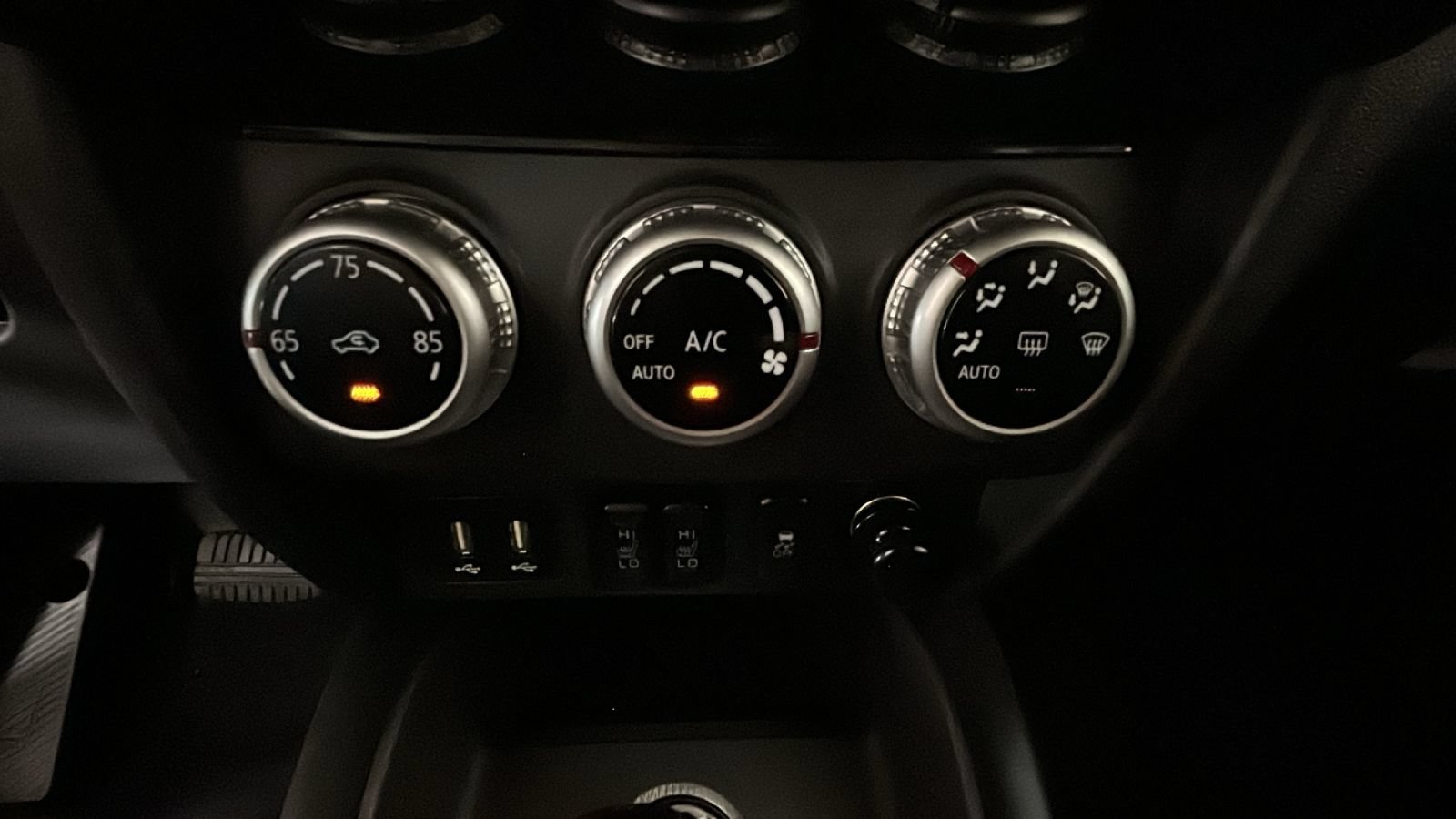 Used 2025 Mitsubishi Outlander Sport LE AWD/4WD image 24