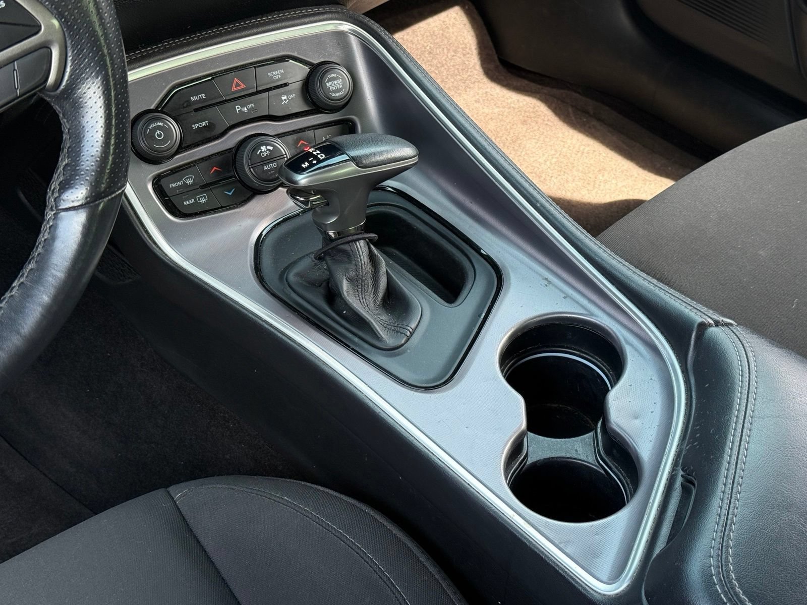 Used 2019 Dodge Challenger R/T w/ Driver Convenience Group RWD image 20