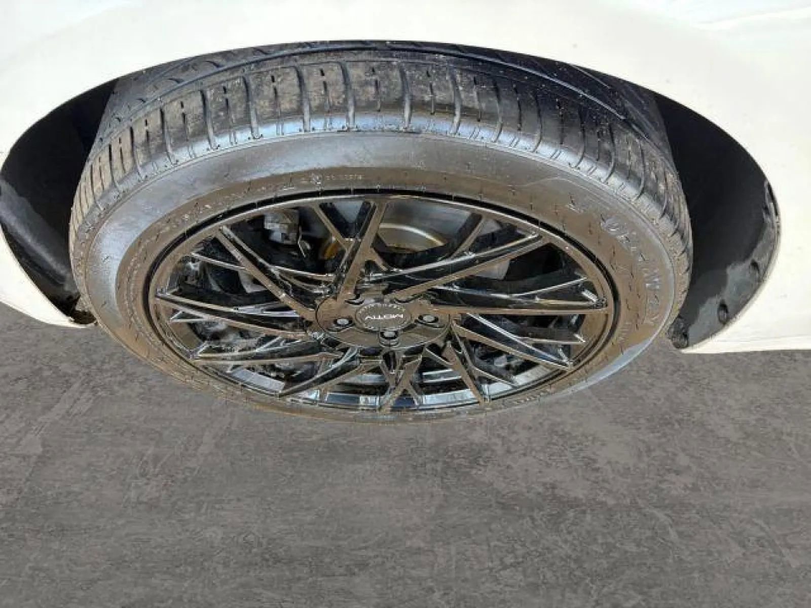 Used 2016 Ford Fusion SE w/ Equipment Group 202A image 30