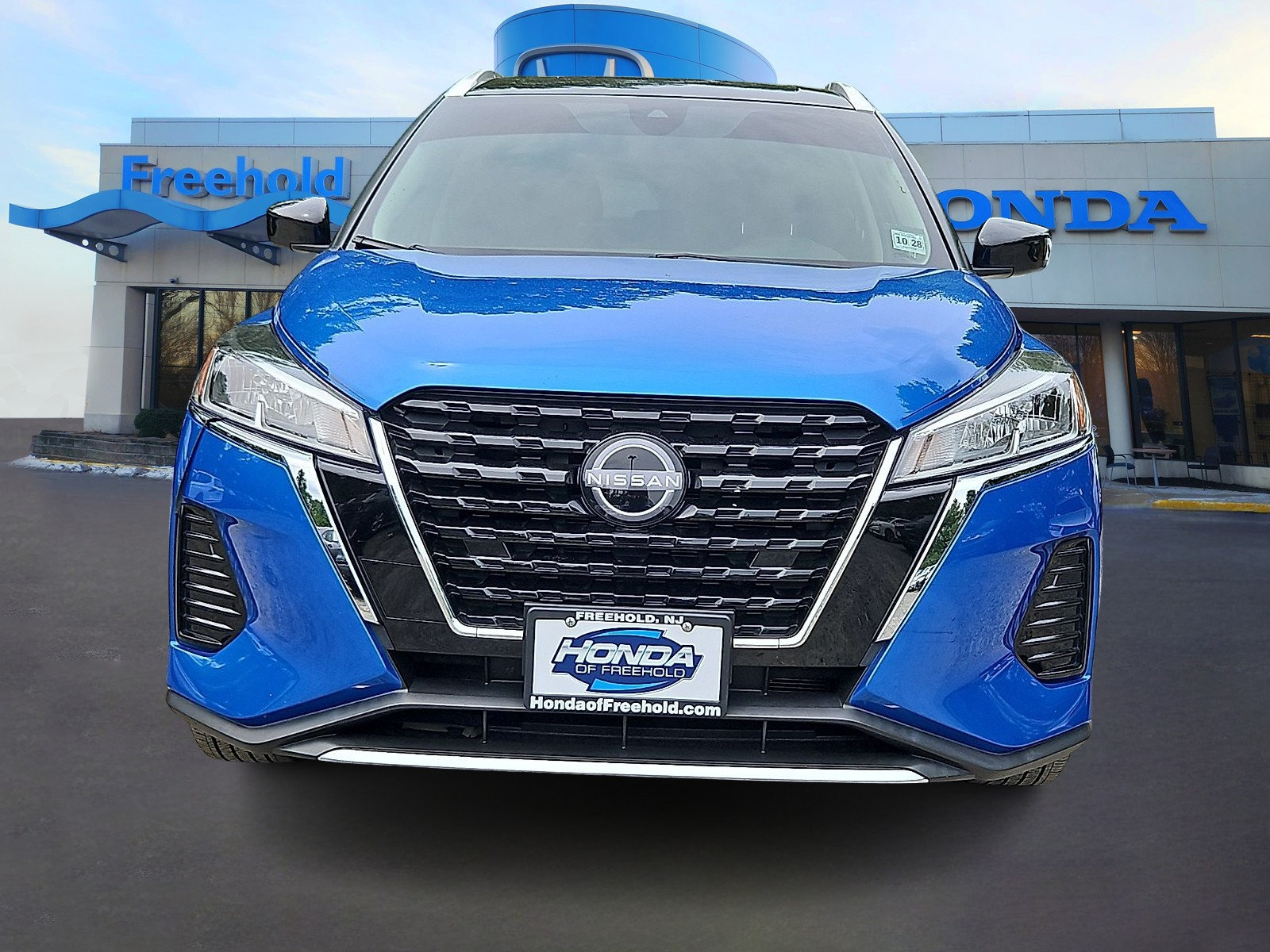 Used 2023 Nissan Kicks SV FWD image 2