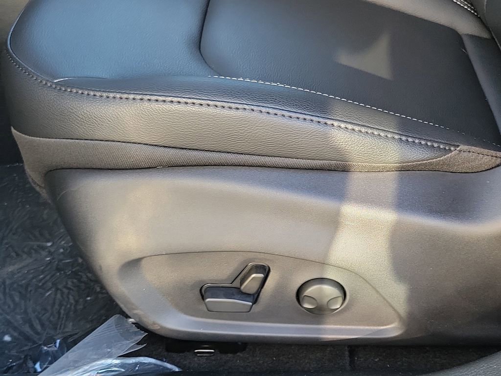 New 2026 Jeep Compass Limited image 14