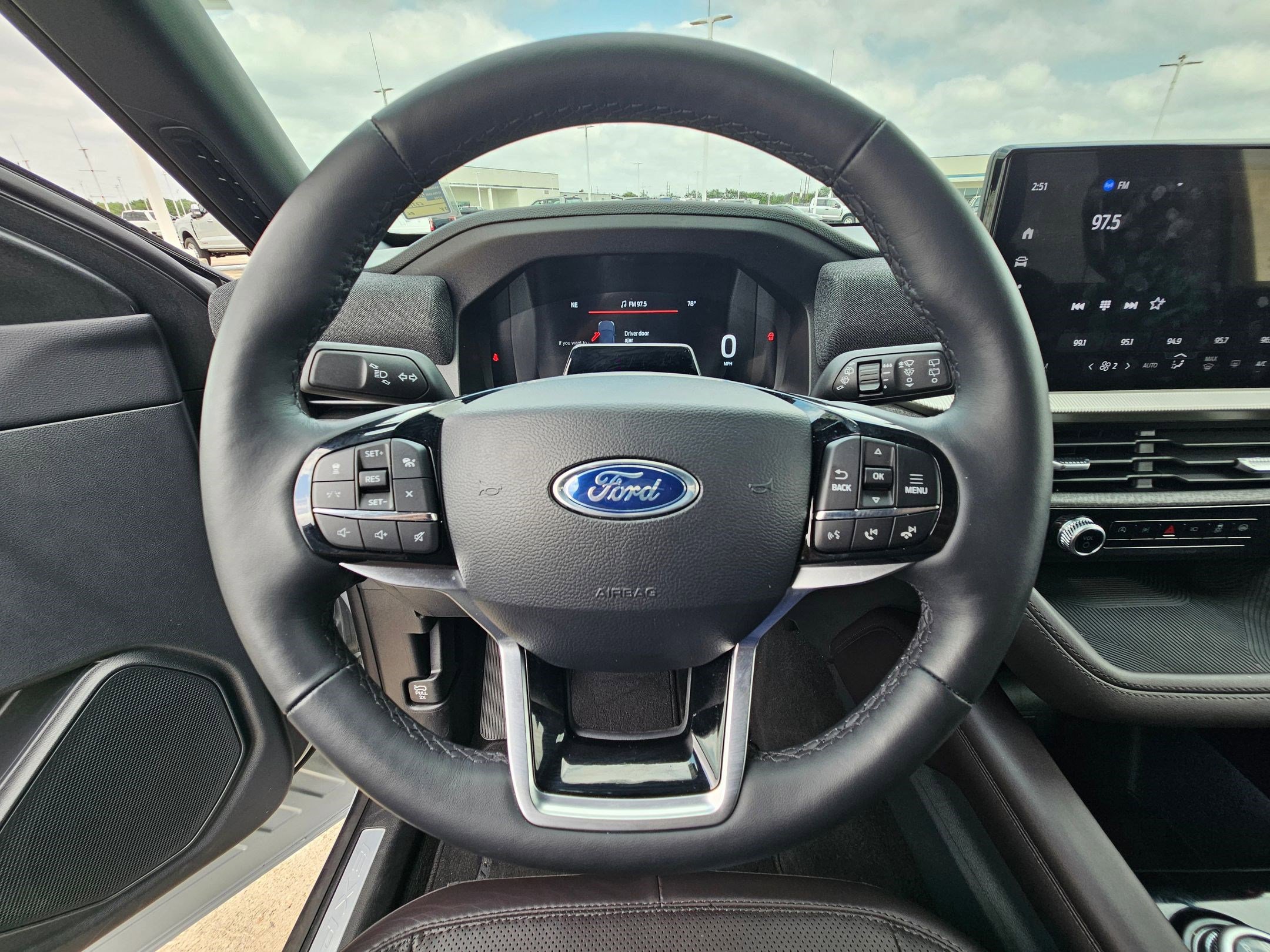 Used 2026 Ford Explorer Platinum w/ LUX Leather Package AWD/4WD image 17
