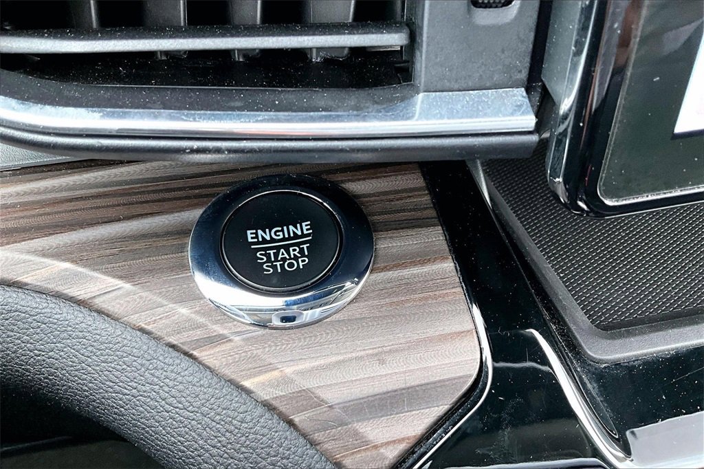 Used 2023 Ford Explorer Limited image 32