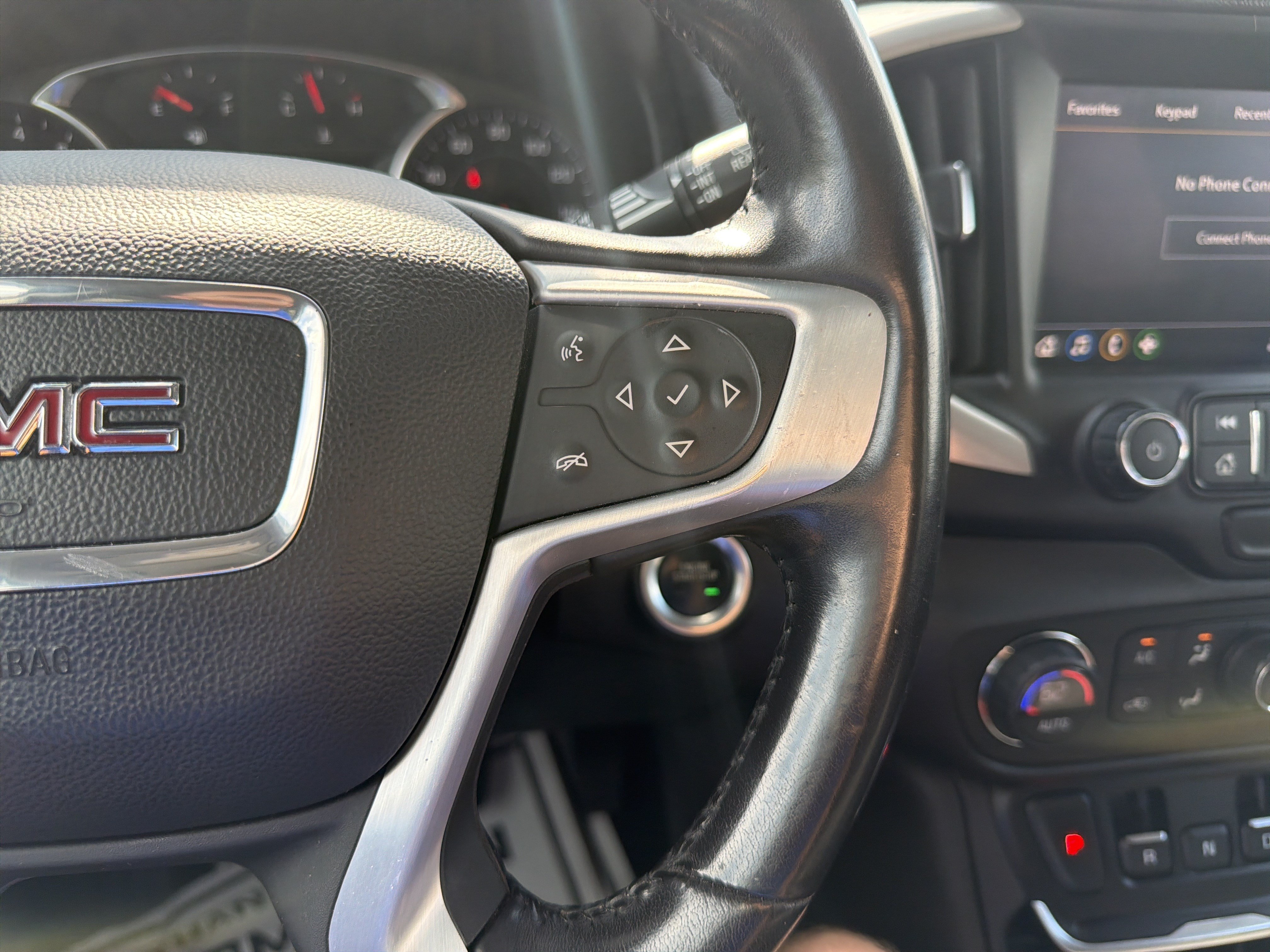 Used 2020 GMC Terrain SLT w/ Preferred Package AWD/4WD image 19
