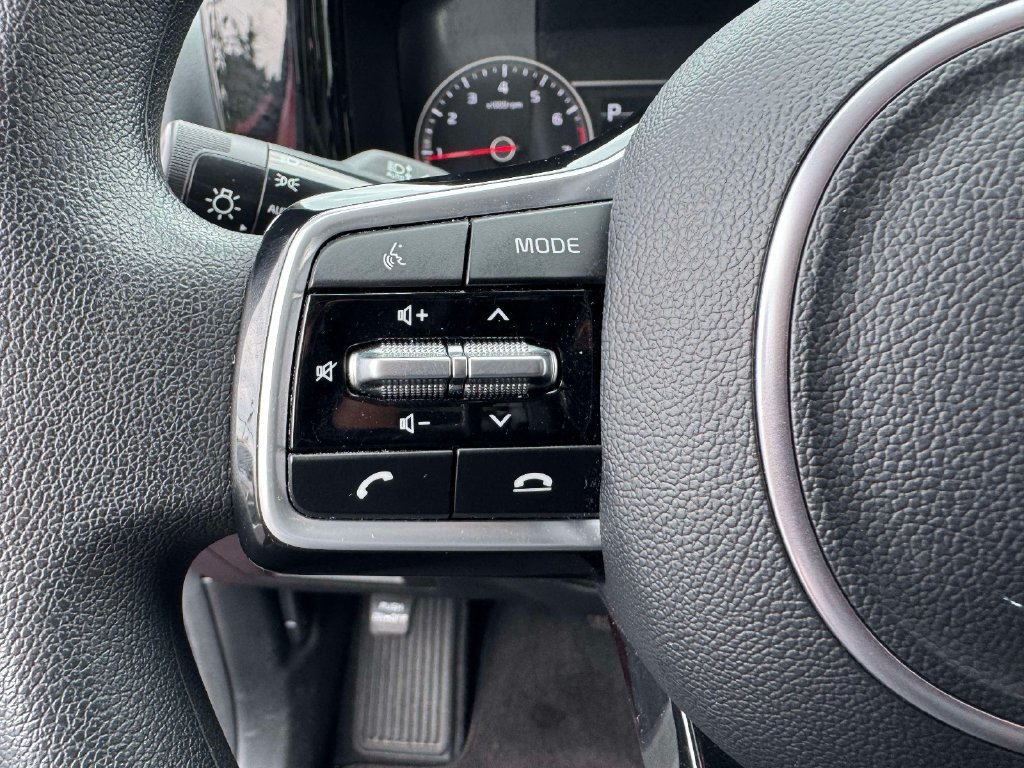 Certified 2023 Kia Sorento LX AWD/4WD image 23