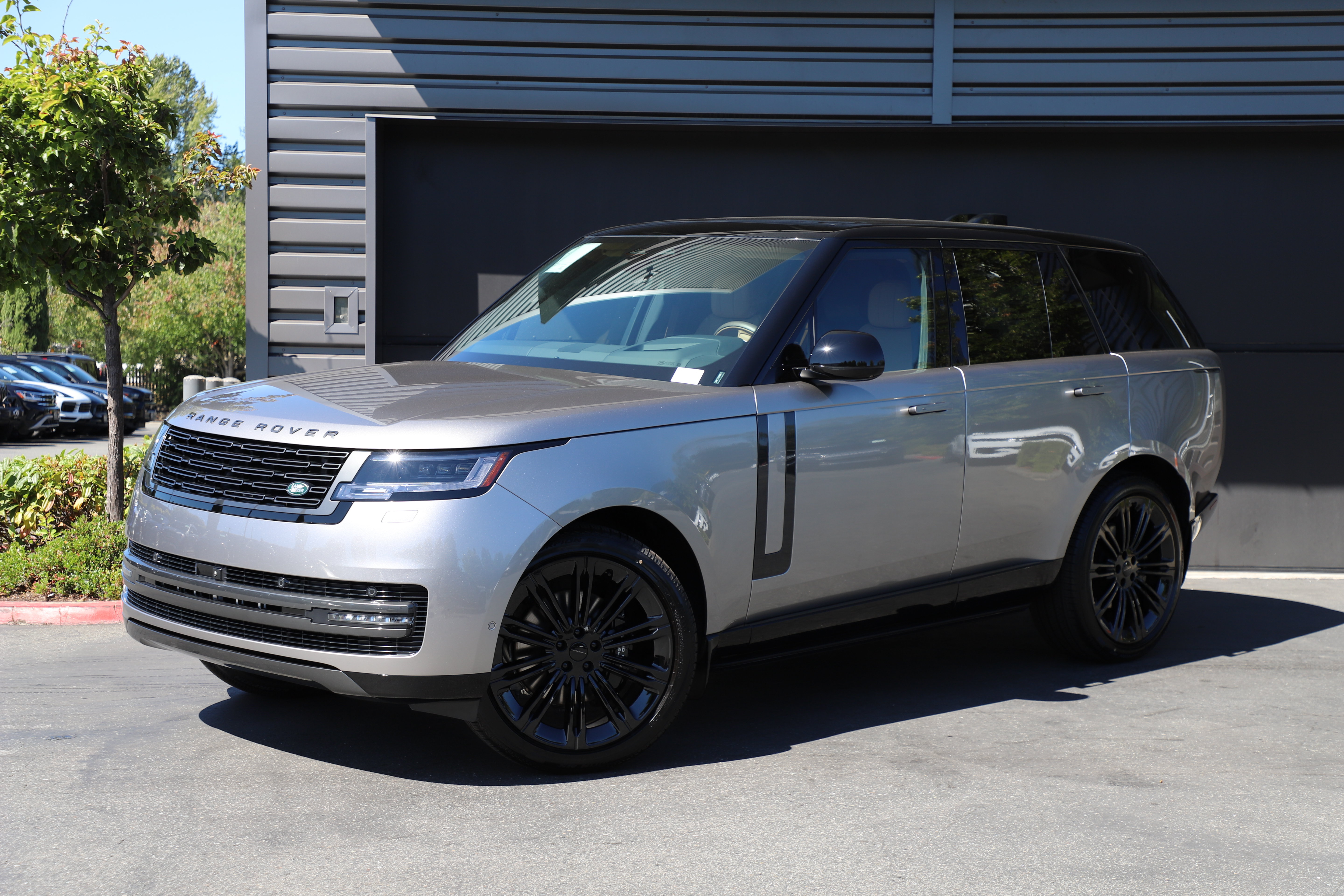 New 2026 Land Rover Range Rover SE