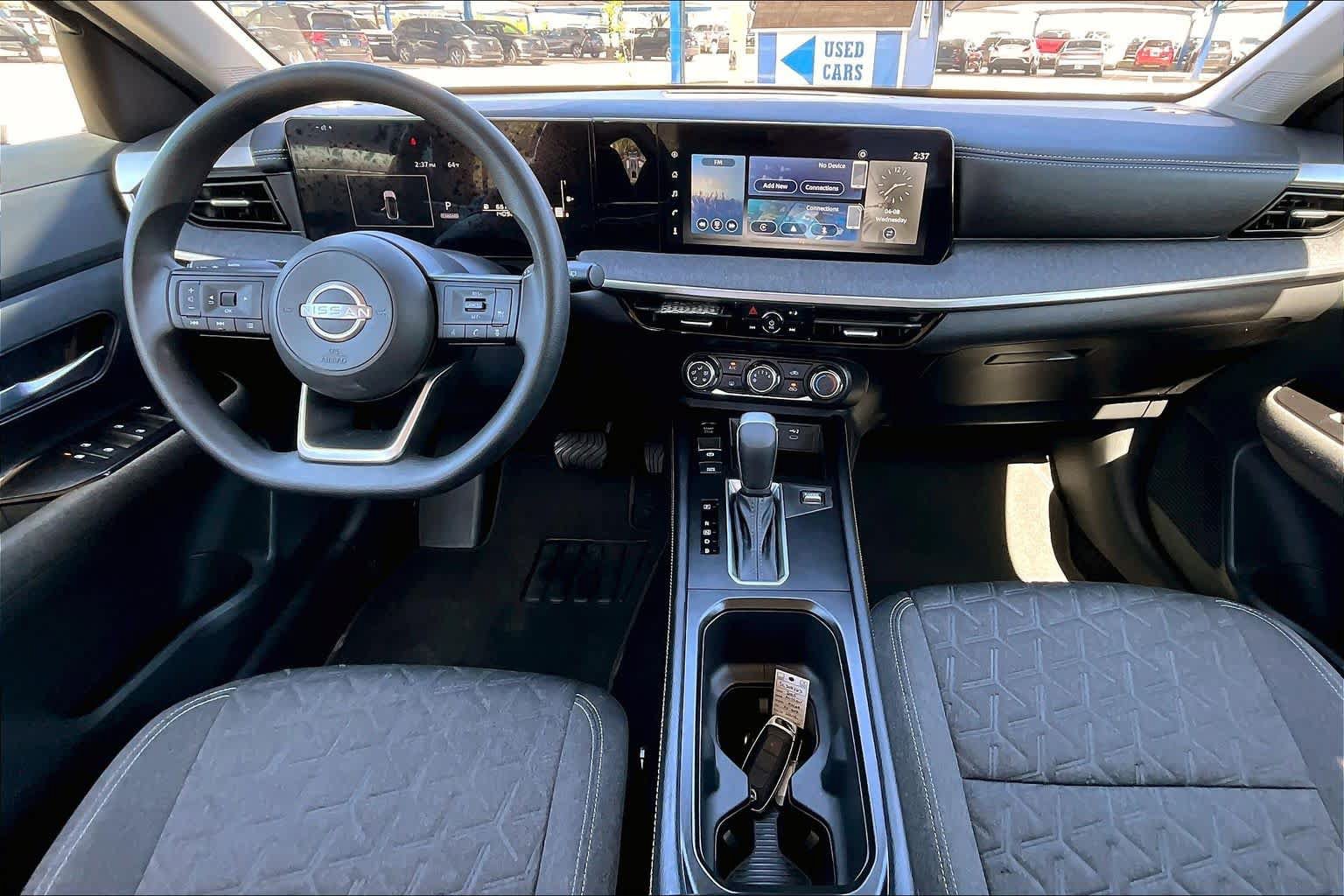Used 2025 Nissan Kicks SV AWD/4WD image 30
