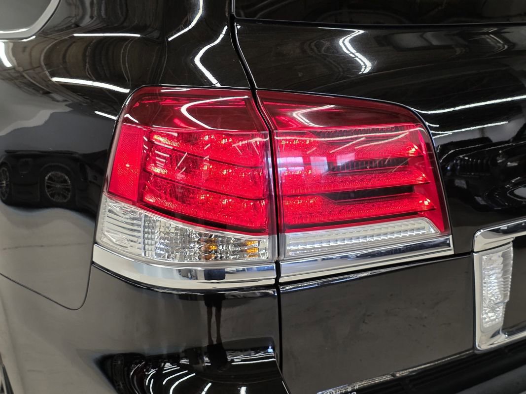 Used 2015 Lexus LX 570 4WD image 57