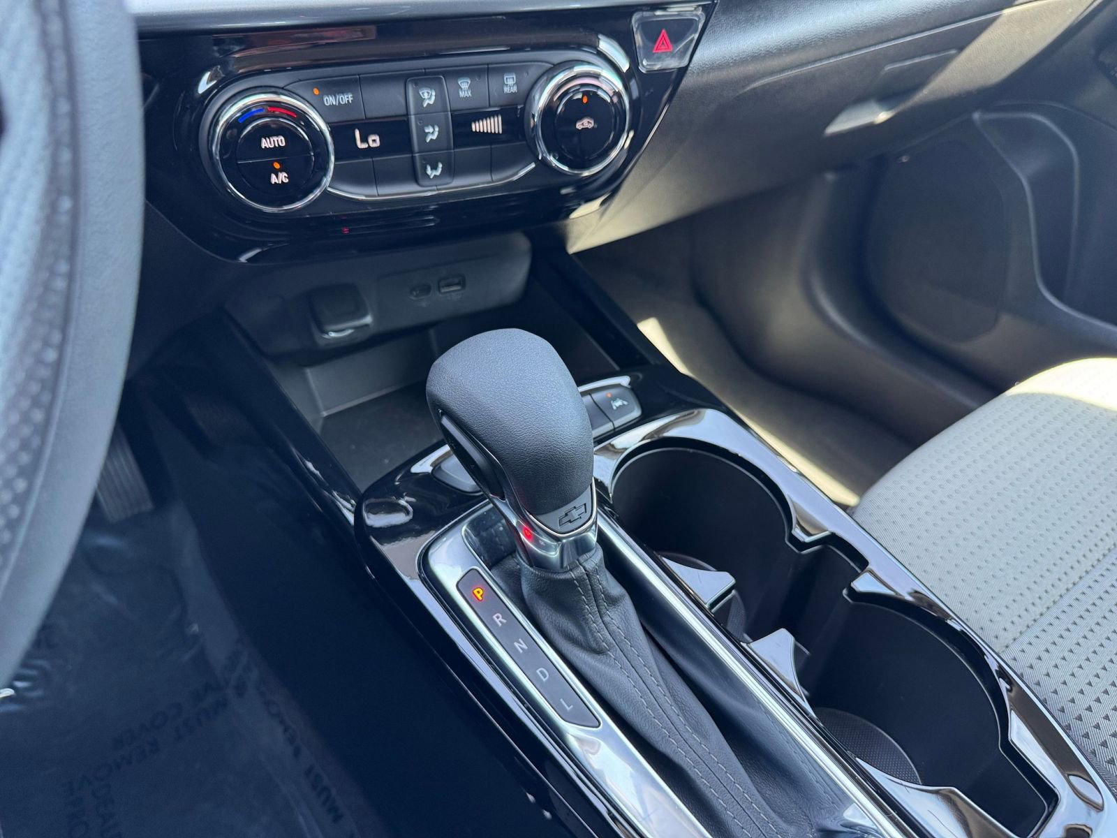 Used 2025 Chevrolet Trax LT image 40