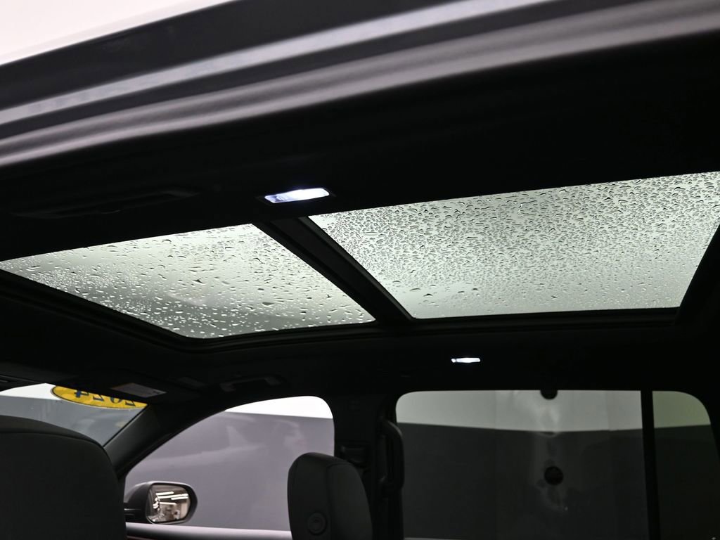 Used 2024 Chevrolet Traverse RS image 23