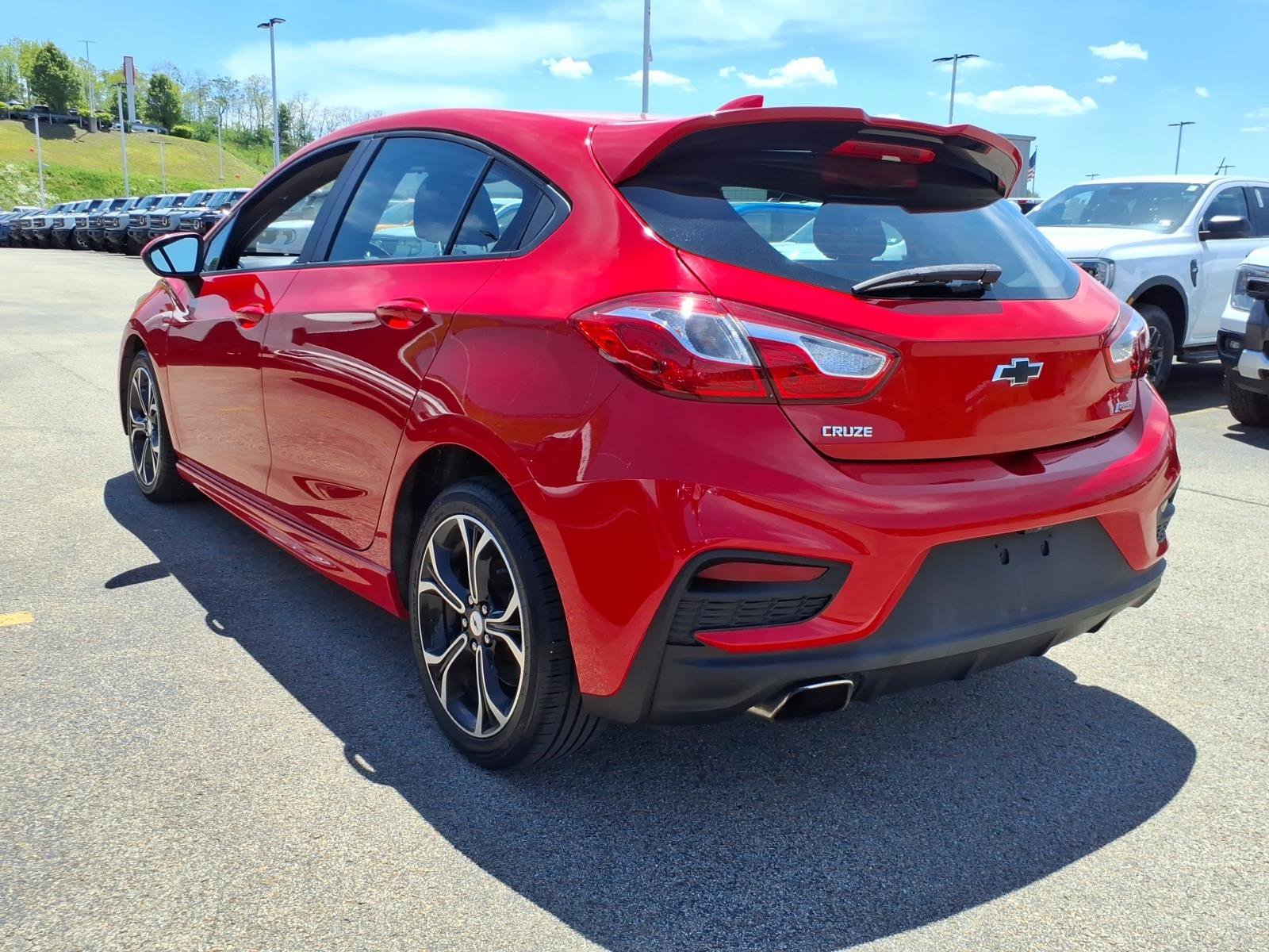 Used 2019 Chevrolet Cruze LT w/ RS Package FWD image 3