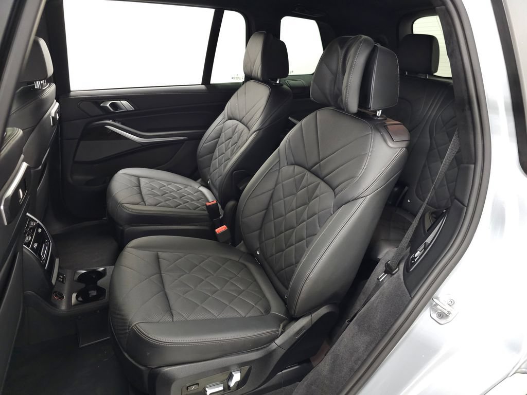 Used 2023 BMW X7 xDrive40i w/ M Sport Package AWD/4WD image 37