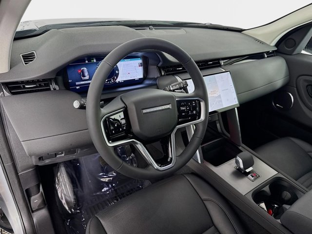 Used 2025 Land Rover Discovery Sport S image 9