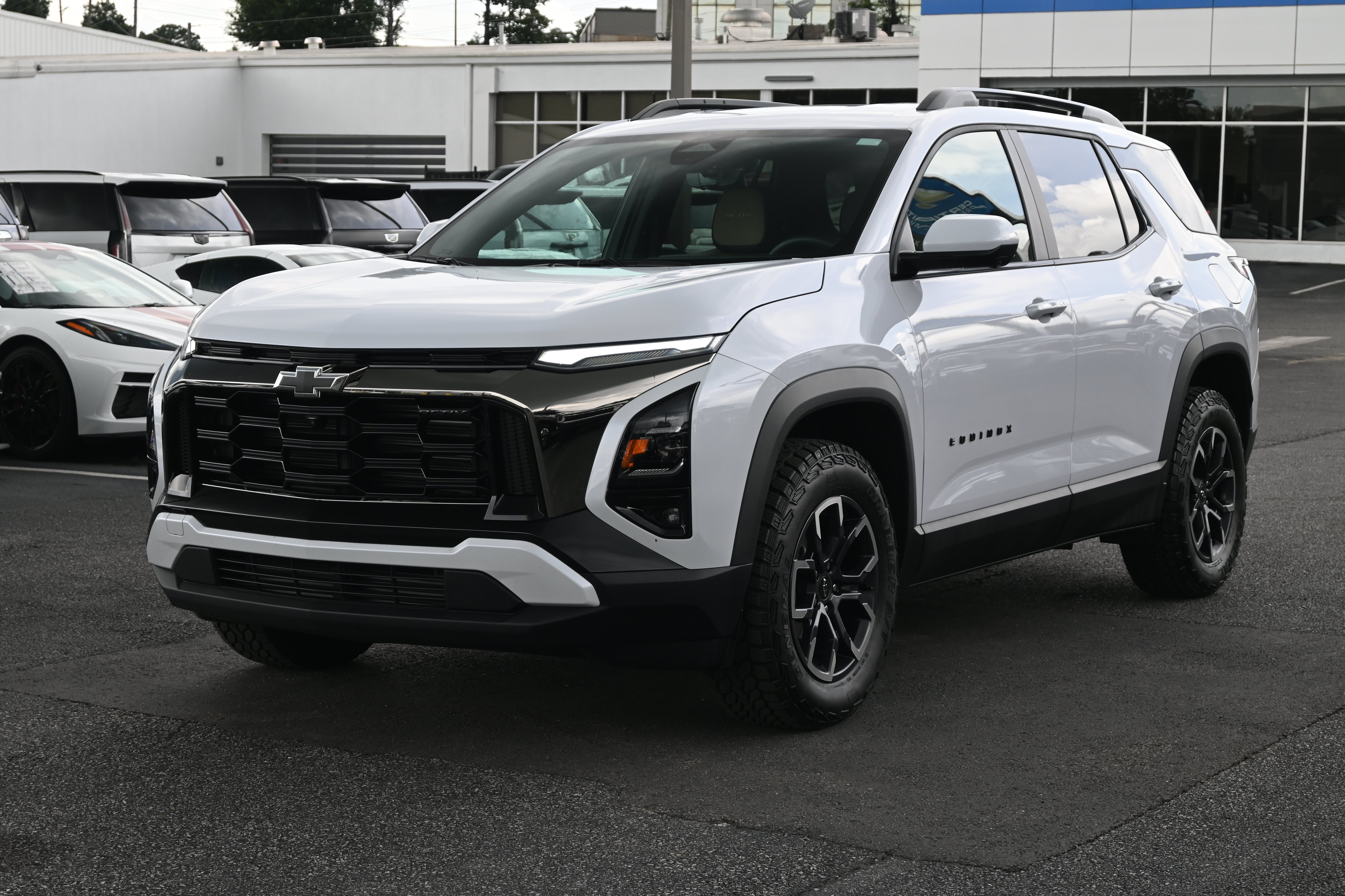 New 2026 Chevrolet Equinox ACTIV w/ Safety and Technology Package AWD/4WD image 5