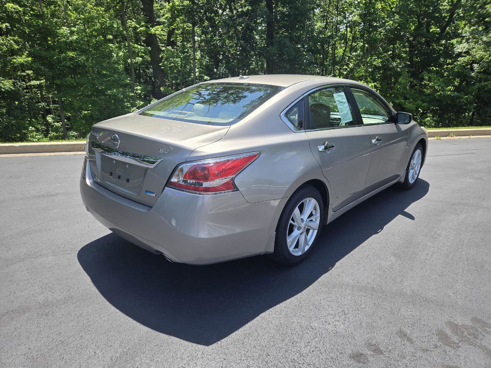 Used 2014 Nissan Altima 2.5 SV FWD image 3