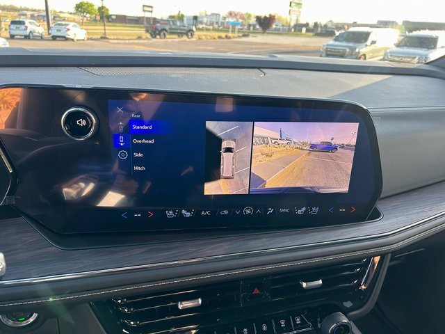 New 2025 Chevrolet Suburban Premier image 20