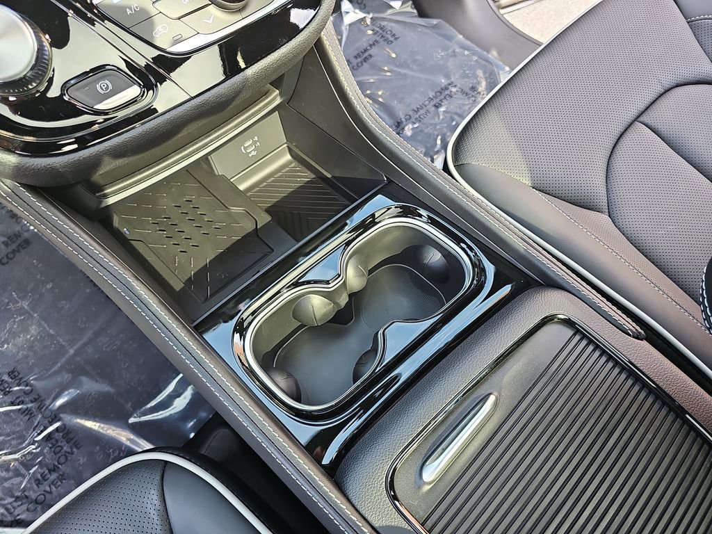 New 2026 Chrysler Pacifica Limited w/ S Appearance Package image 30