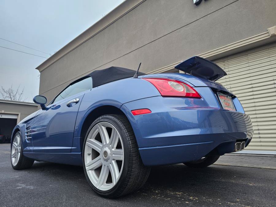 Used 2008 Chrysler Crossfire Limited RWD image 6