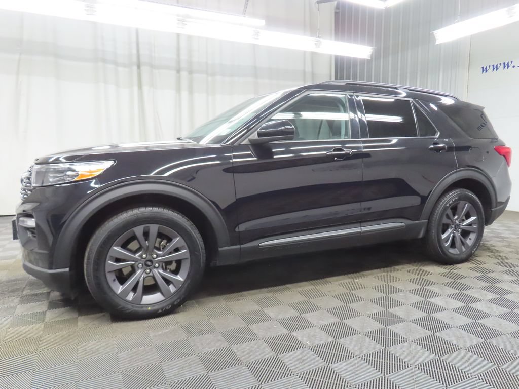 Used 2024 Ford Explorer XLT w/ XLT Sport Appearance Package AWD/4WD image 6