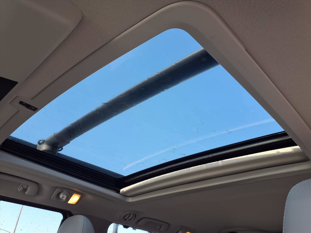 Used 2018 Toyota Sienna Limited Premium w/ Carpet Mat Package image 26