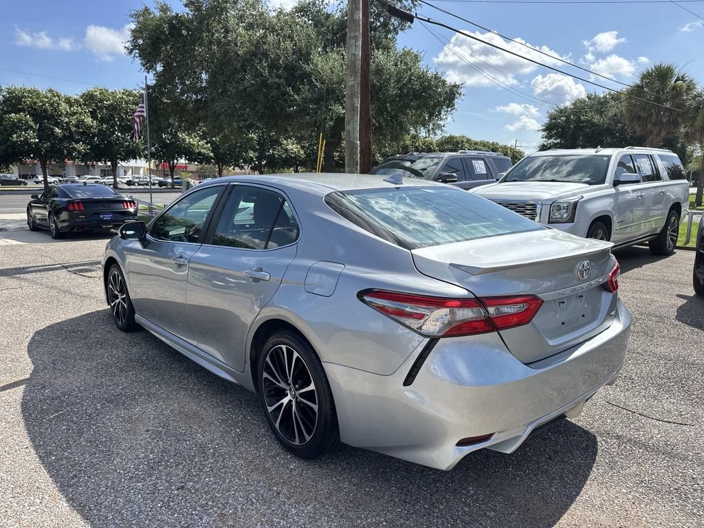 Used 2019 Toyota Camry SE FWD image 6