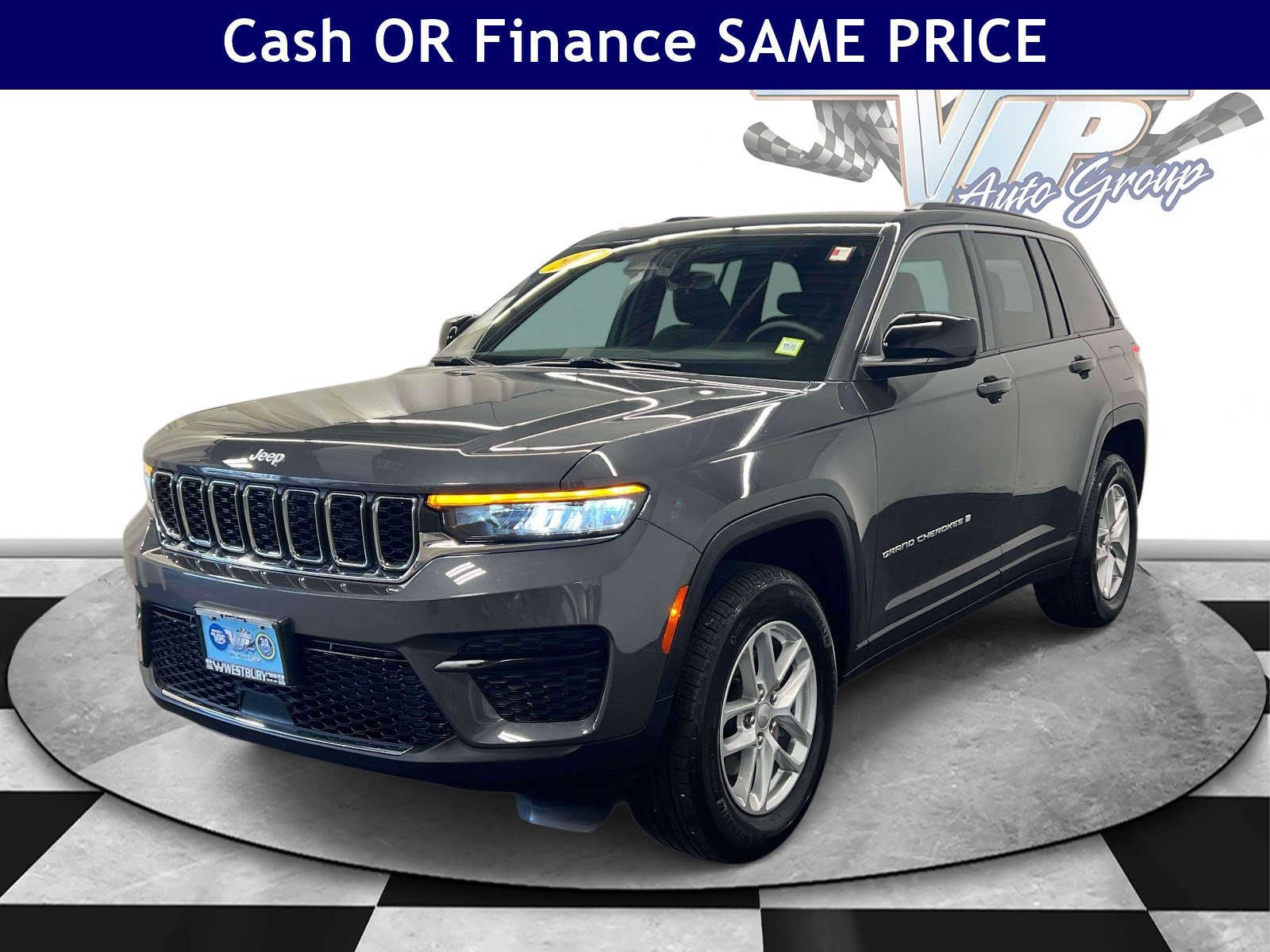 Used 2025 Jeep Grand Cherokee Laredo X w/ Luxury Tech Group I AWD/4WD image 4