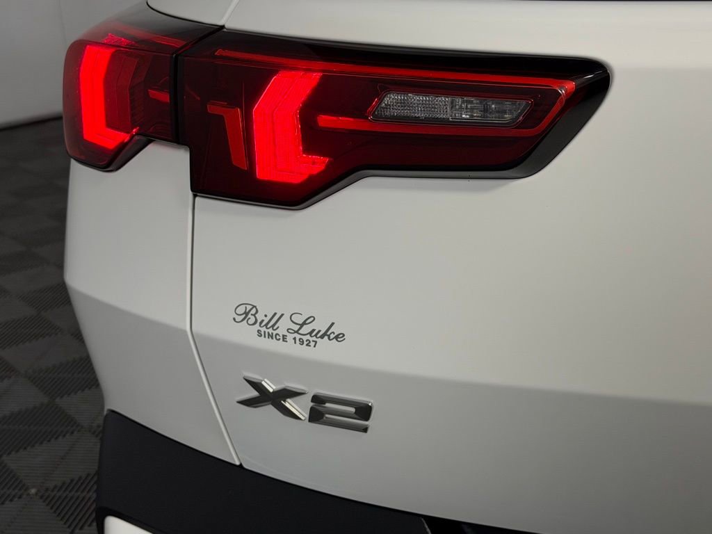 Used 2025 BMW X2 xDrive28i w/ Convenience Package image 13