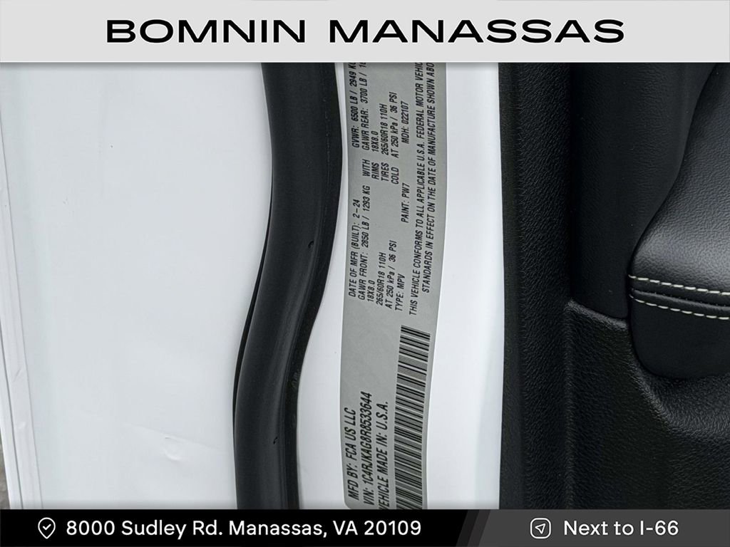 Used 2024 Jeep Grand Cherokee L Altitude image 28