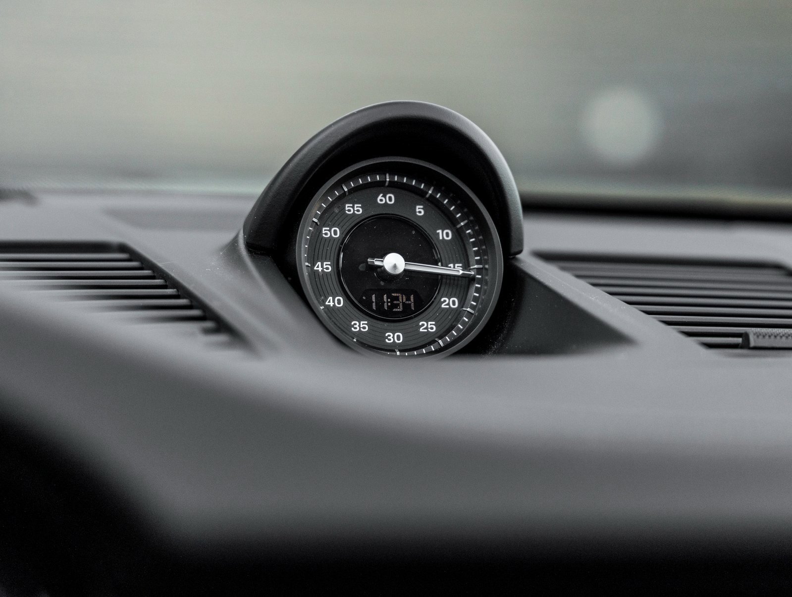 Used 2024 Porsche 911 Targa 4S w/ Premium Package image 25