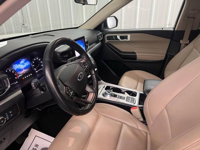 Used 2020 Ford Explorer XLT w/ Equipment Group 202A image 11